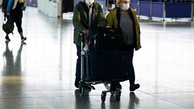 بريطانيا تزيد  مدة الحجر الصحي لمصابي 