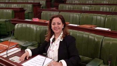 استقالة برلمانية من 