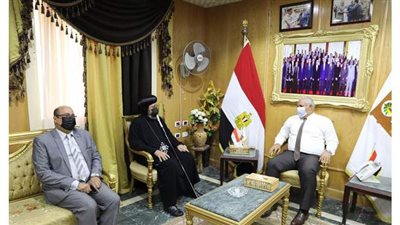 الزملوط يستقبل أسقف الوادي الجديد للتهنئة بعيد الأضحى المبارك