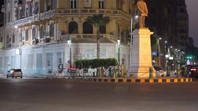 بسبب كورونا.. شوارع وسط القاهرة خالية من المواطنين في ليلة العيد | صور