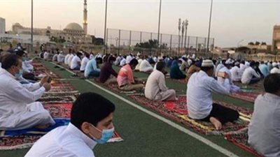 آلاف الكويتيين يؤدون صلاة عيد الأضحى .. وخطبة العيد تدعو  للأمير   | صور