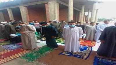 مواطنون يتحدون قرار منع صلاة العيد بالشرقية..  والأوقاف: لم نرصد مخالفات | صور