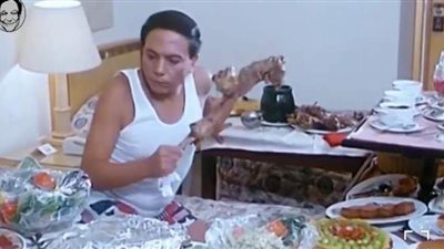 عادل إمام يهنئ جمهوره في عيد الأضحى بفيديو كوميدي