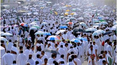 حجاج بيت الله ينتهون من طواف الإفاضة