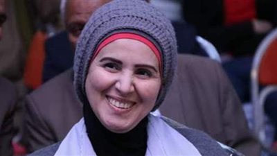 رئيسة مدينة سفاجا تطمئن على مصابي حادث انقلاب سيارة  ملاكي