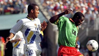 وفاة قائد منتخب الكاميرون في مونديالي 90 و94