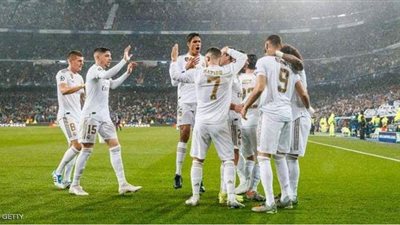 ريال مدريد يتصدر بـ 4.2 مليار دولار.. أعلى 5 أندية في القيمة المالية بقائمة 
