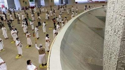 الحجاج يستقبلون أول أيام التشريق