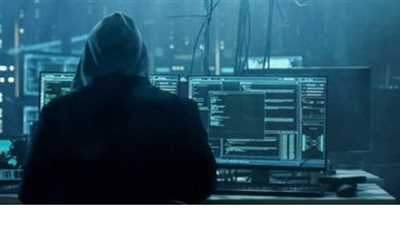 ضبط طالب استولى على بيانات بطاقات الدفع الالكترونى لعملاء البنوك الأجنبية بالدقى