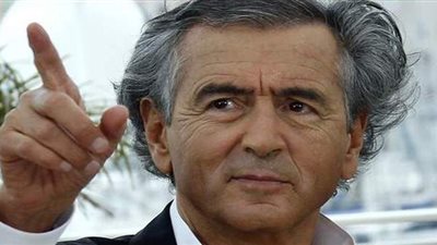 برنارد ليفي ينشر صورة لعناصر الشرطة الذين 