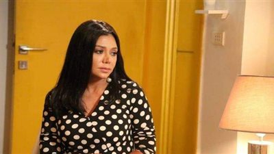 رانيا يوسف طبيبة نفسية تعالج مدمنة فى 