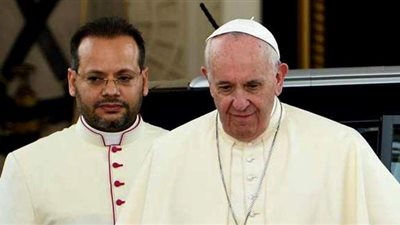 أول عربي في تاريخ الفاتيكان ينهي مهمته كسكرتير للبابا فرنسيس