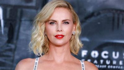 تشارليز ثيرون تحلق شعرهامن أجل 