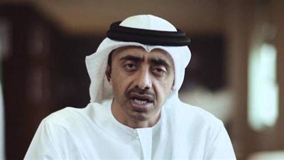 وزيرا خارجية الإمارات وإيران يبحثان محاربة كورونا عبر الاتصال المرئي