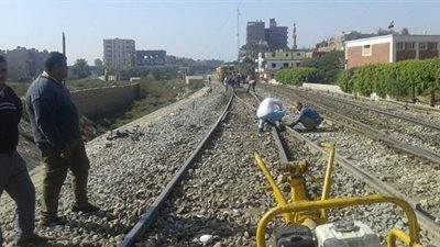 حملة صيانة لخطوط السكك الحديد باسيوط
