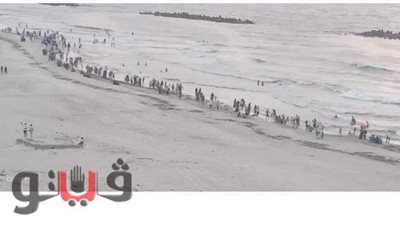 عشرات المواطنين بشاطئ النخيل رغم الغلق  | صور