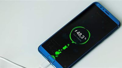 تشحن 50% من بطارية هاتفك في 5 دقائق.. 7 معلومات عن تقنية كوالكم الجديدة للشحن السريع