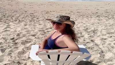 نيرمين الفقي بملابس البحر في الساحل الشمالي | صور