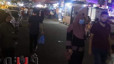 بالكمامات.. توافد المصطافين والأهالي علي شوارع مطروح احتفالا بثالث أيام العيد