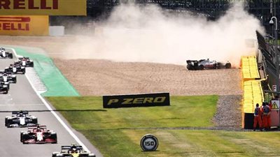 اللفة الـ 50 في سباق الجائزة الكبرى البريطانية تنهى إطارات السيارات