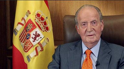 ملك إسبانيا السابق يغادر البلاد بعد شبهات فساد