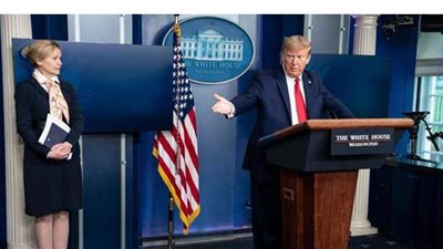 ترامب ينتقد مستشارة البيت الأبيض: مثيرة للشفقة