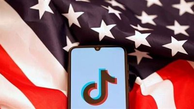 الصين تصف محاولات ترامب فرض بيع تطبيق TikTok لمايكروسوفت بالسرقة المكشوفة