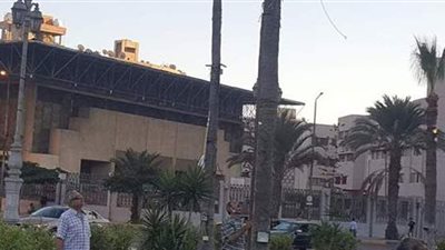 حي شرق بالإسكندرية يزيل 270 لافتة إعلانية مخالفة