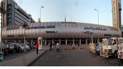 استدعاء مجري التحريات في ضبط راكب حاول تهريب بذور المخدرات بمطار القاهرة