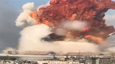 فيديو يظهر وصول أدخنة الانفجار في مرفأ بيروت إلى الحدود السورية