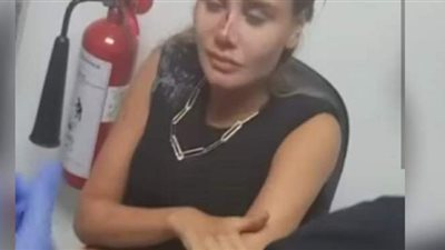 أول فيديو لزوجة رامي عياش بعد إصابتها في انفجار بيروت | فيديو