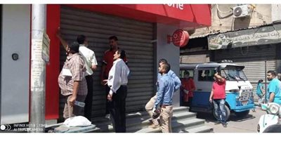 حي الزاوية الحمراء يشن حملة مكبرة لغلق المحال غير المرخصة