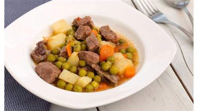 طريقة عمل مكعبات اللحم بالخضار من مطبخ الشيف منال