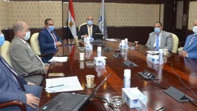 وزير الإسكان يستعرض مواقع أراضي مشروع 