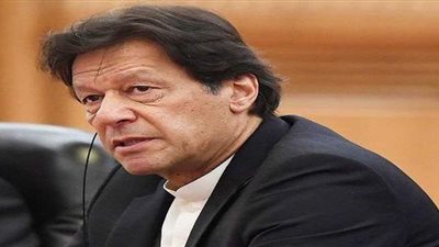 عمران خان: تألمت بعمق لسماع الانفجارات الهائلة في بيروت
