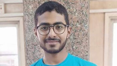 الأول على الثانوية بمطروح: «بعد كورونا ركزت على دروس اليوتيوب.. وأحب كرة القدم والسباحة»