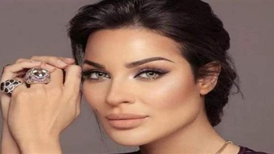 أول صورة لـ نادين نجيم في المستشفي بعد إصابتها بانفجار بيروت