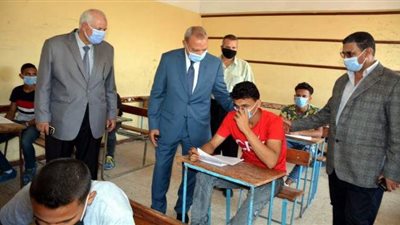 محافظ القليوبية يتفقد لجان امتحانات الثانوية الزخرفية المعمارية ببنها