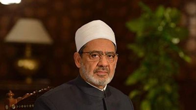 شيخ الأزهر ينعى ضحايا انفجار بيروت ويدعو للبنان بالاستقرار