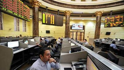 ٤ أسهم تتصدر قائمة الأسهم الصاعدة بالبورصة بنهاية التعاملات