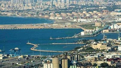 بعد انفجار مرفأ بيروت.. إسرائيل تخلي خليج حيفا من المواد الخطرة