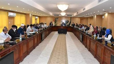 محافظ الفيوم: الوقوف على مسافة واحدة من جميع المرشحين وتوفير وسائل الراحة لكبار السن