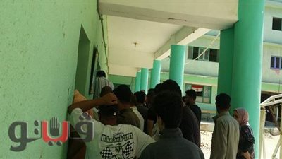 تجمعات لطلاب تظلمات الثانوية بالشرقية رغم التحذيرات من كورونا  | صور