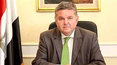 وزير قطاع الأعمال العام يستعرض استراتيجية تطوير شركة مصر الجديدة للإسكان والتعمير