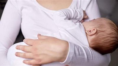 ٦ ممنوعات يجب على الأم الحذر منها خلال الرضاعة الطبيعية