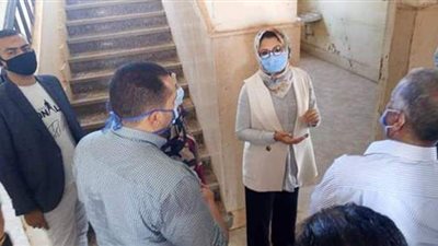 نائبة محافظ الوادي الجديد تتابع أعمال إنشاء المعهد الفني الصحي بالداخلة