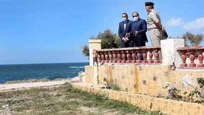 متحدث الرئاسة يستعرض بالصور تفقد السيسى منطقة المنتزه التاريخية بالإسكندرية