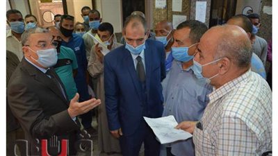 محافظ المنيا يتابع استقبال طلبات التصالح في مخالفات البناء| صور