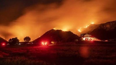 حريق ضخم في مخزن ملابس بتونس | فيديو