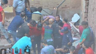 بينهم سيدة وابنتاها.. انتشال 4 جثث جديدة من تحت أنقاض المنزل المنهار بالمحلة